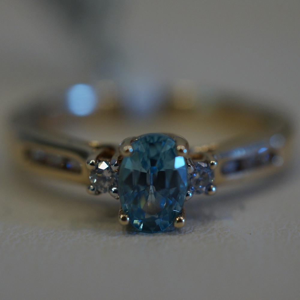 14KY Gold Genuine Aquamarine & Diamond Ring - Picture 3 of 8